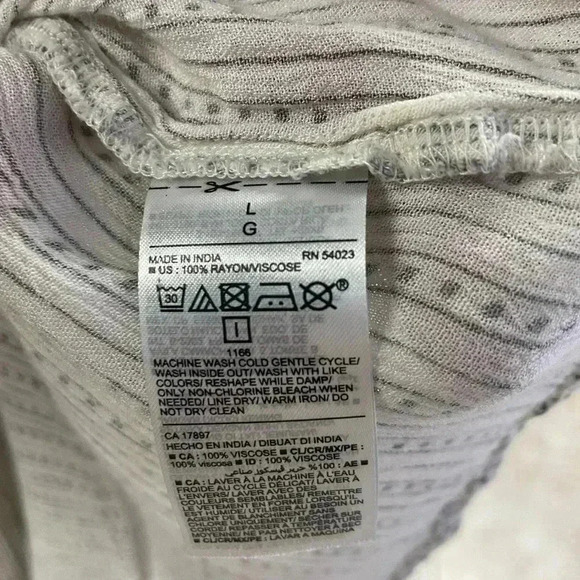 Old Navy Sleeveless top size Large - Picture 8 of 8